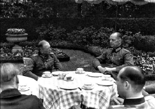 Von Rundstedt et le marechal Rommel a la villa david